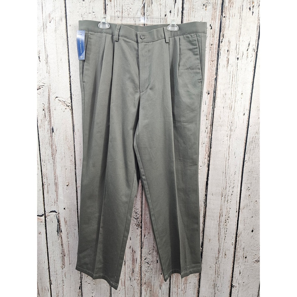 DOCKERS Original Khaki Pleated‎ Classic Fit Men's Pants 38x31 Green Slacks NEW